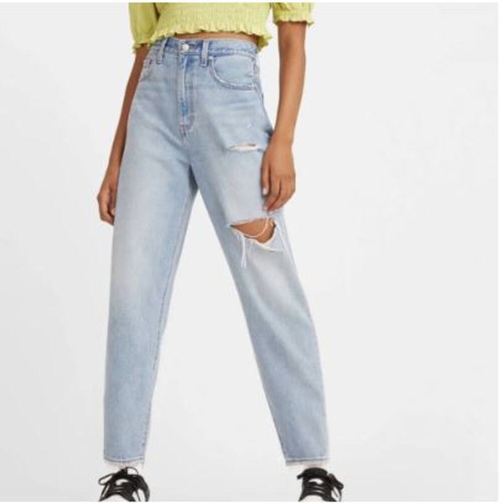 Levi's High Loose Taper Distressed Light Wash Jeans Size 26